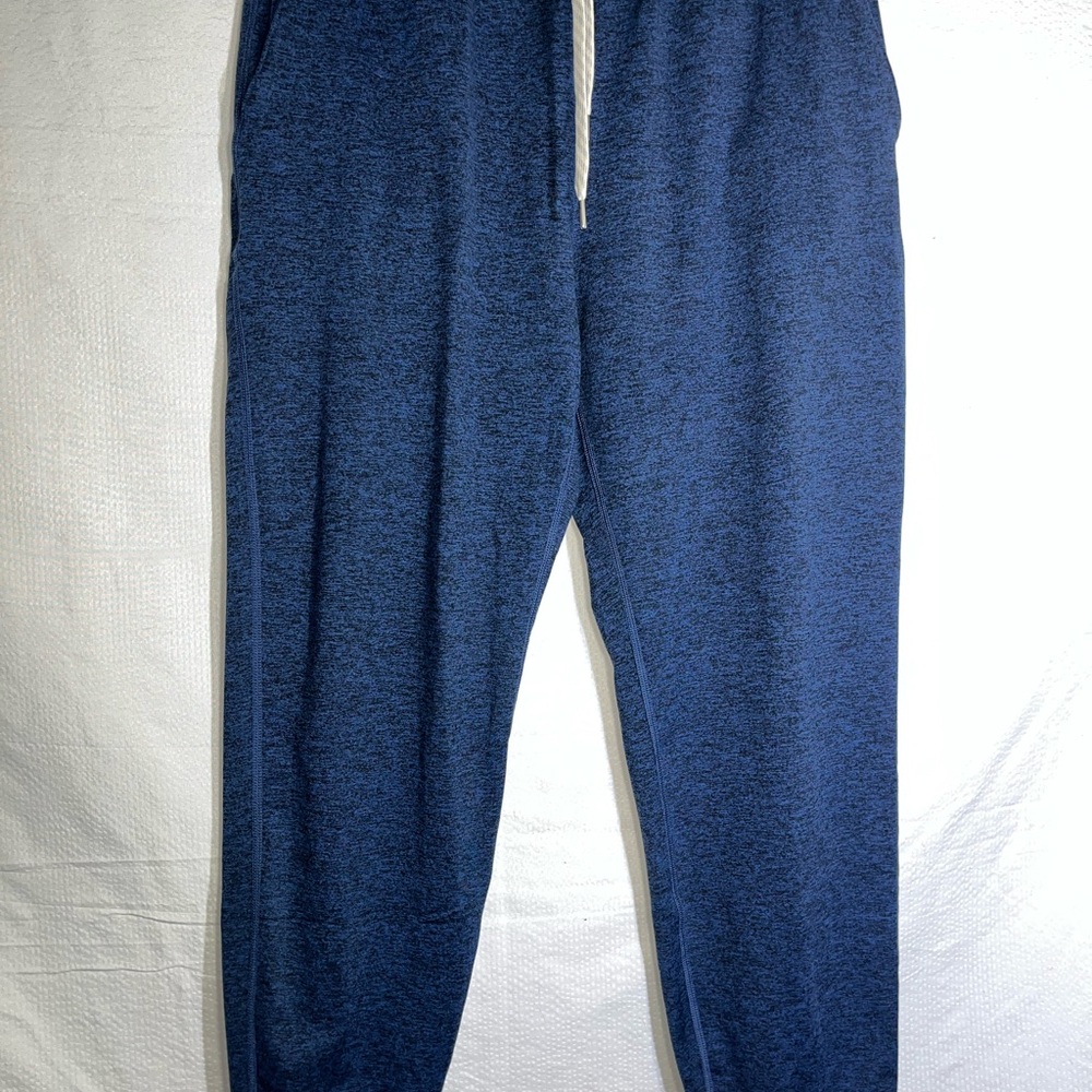 Woman’s vuori joggers